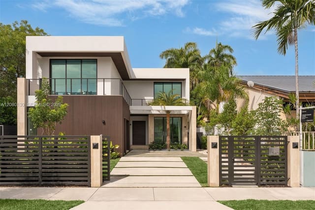 340 SW 20th Road, Holleman Park Pb 8, Miami, FL