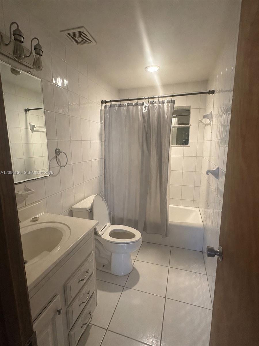 2901 NW 209th Terrace — photo 9