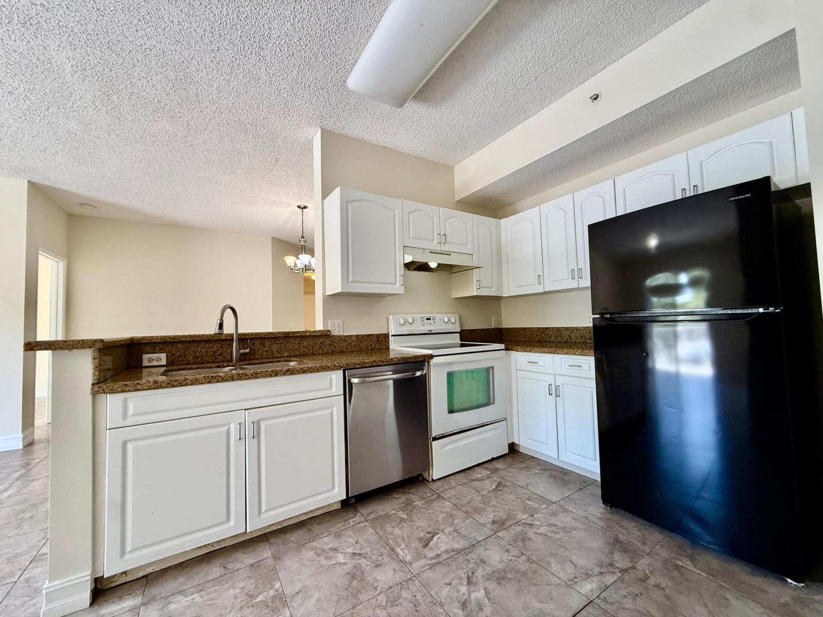 6960 SW 39th Street E207, Davie, FL 33314