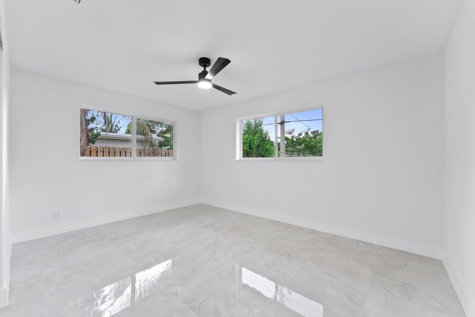 256 GREENBRIER Drive, Palm Springs, FL 33461 photo 20