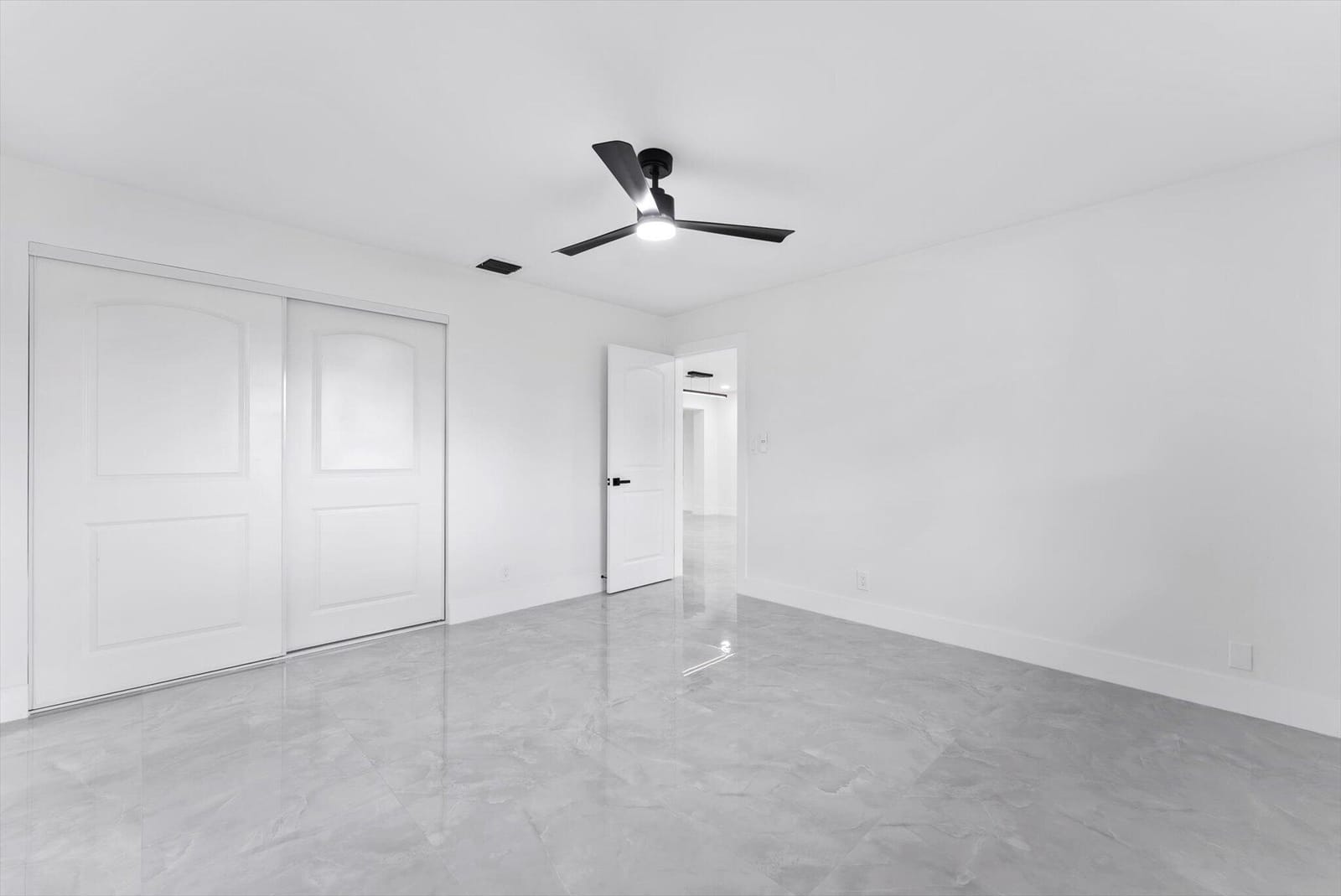 256 GREENBRIER Drive, Palm Springs, FL 33461 photo 26