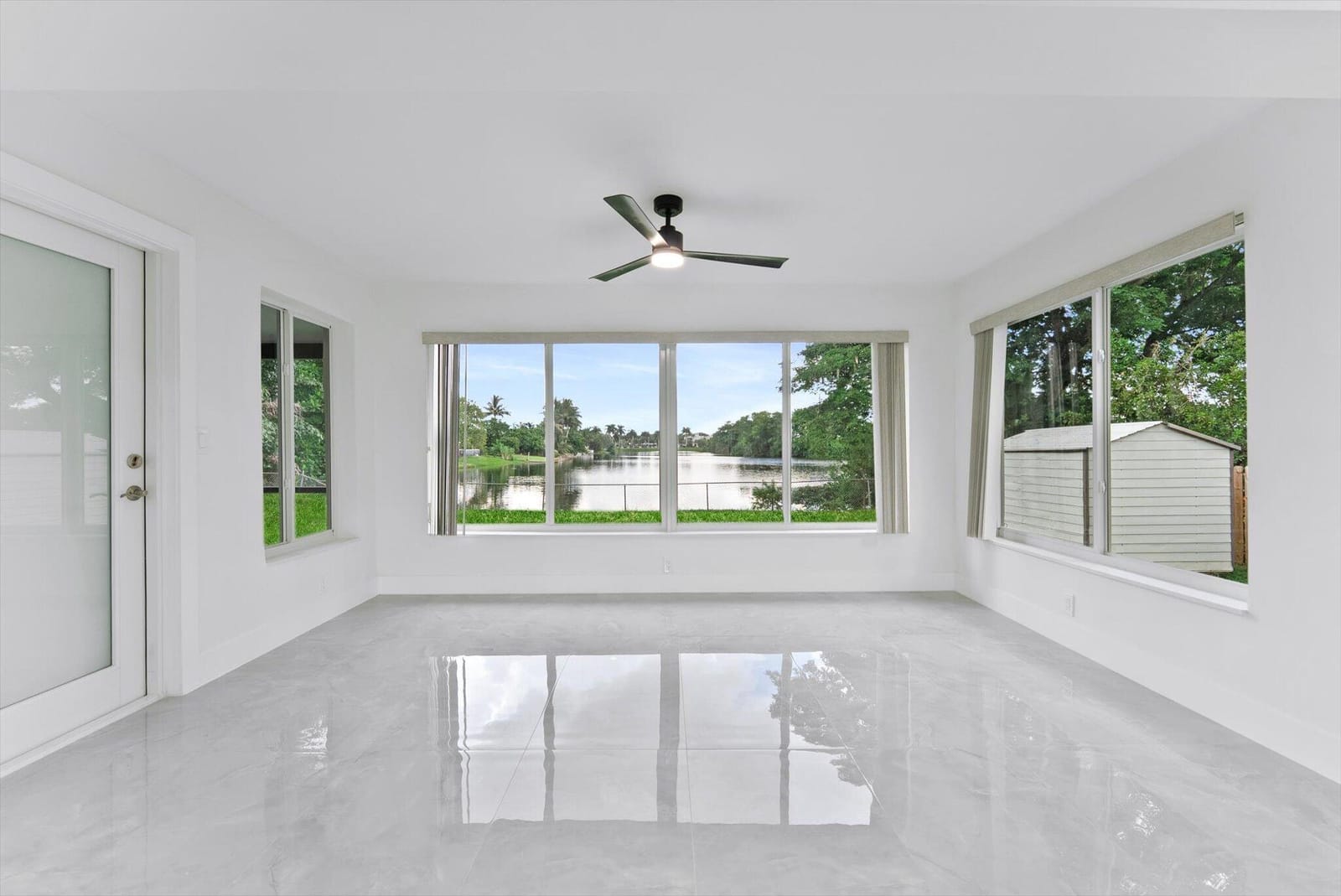 256 GREENBRIER Drive, Palm Springs, FL 33461 photo 7