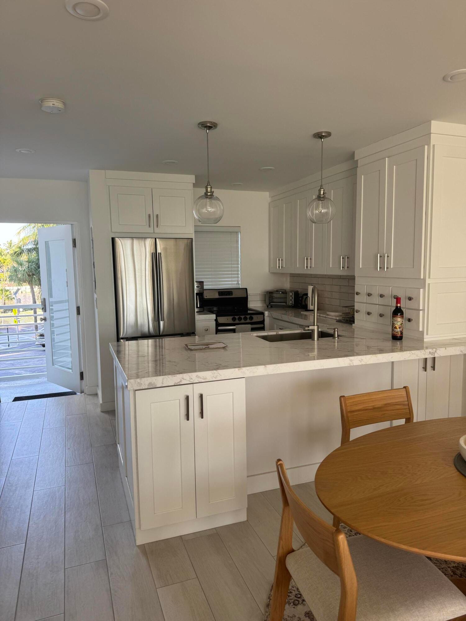 1041 HILLSBORO MILE 11 — photo 4