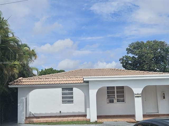 526 SW 64th Avenue 4, Miami, FL 33144