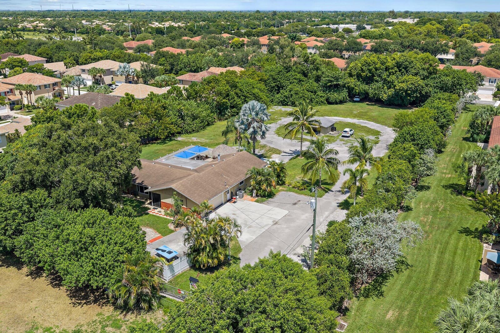 5681 Desoto Road — photo 4