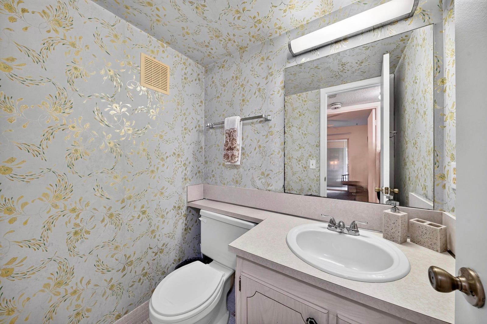 64 Upminster C 64, Deerfield Beach, FL 33442 photo 18