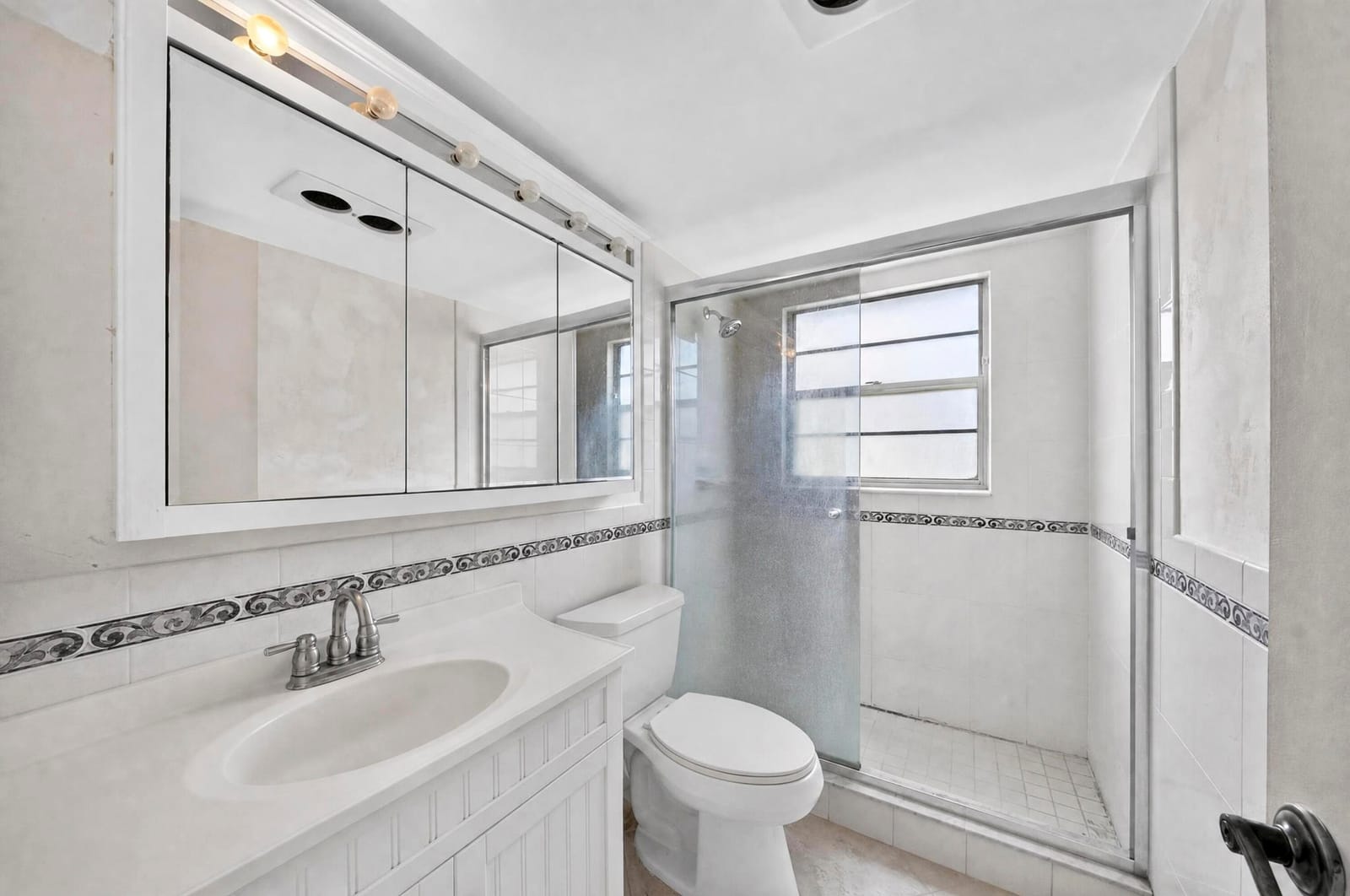 169 Westbury J 169 — photo 10