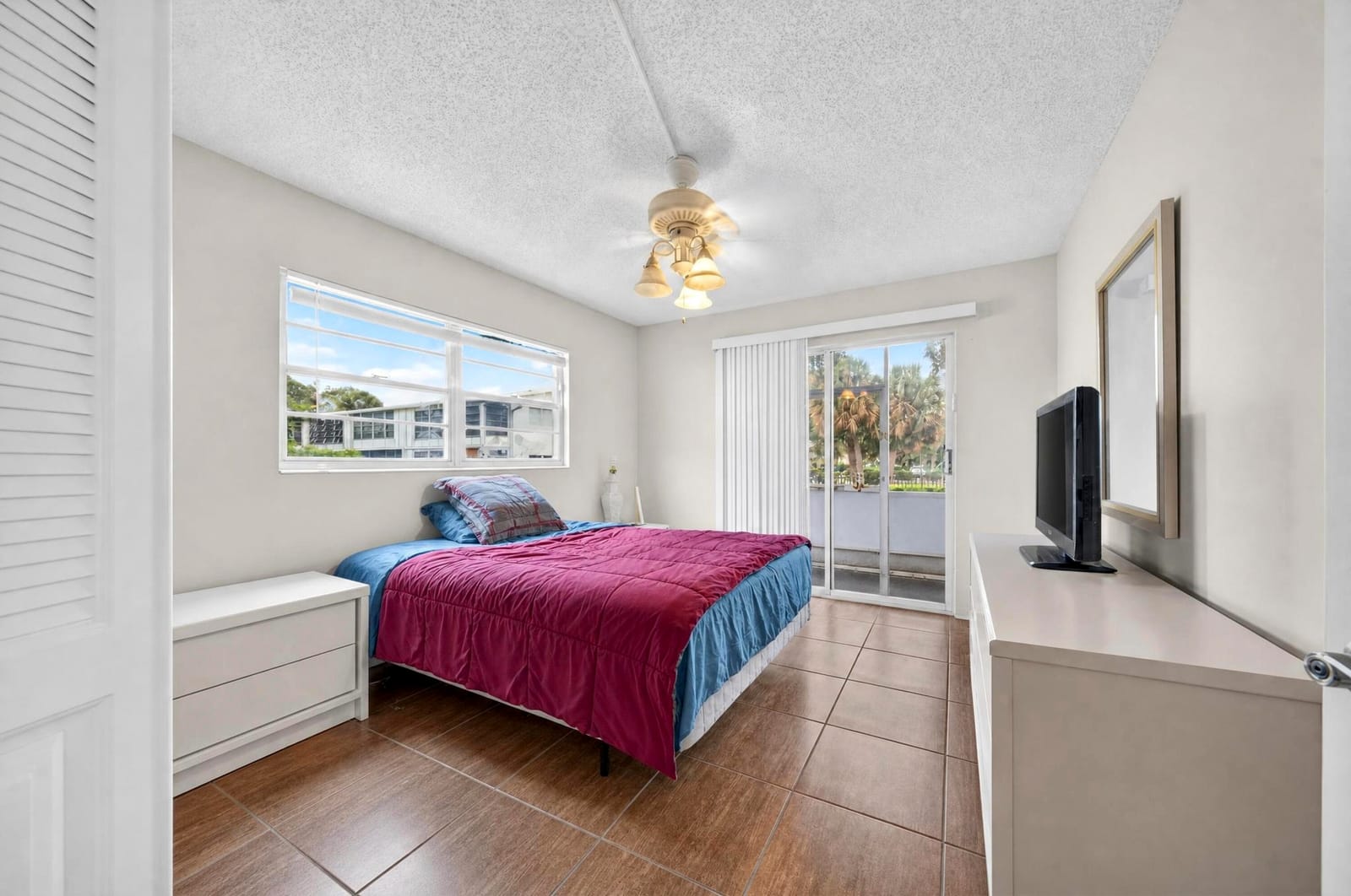 169 Westbury J 169 — photo 11