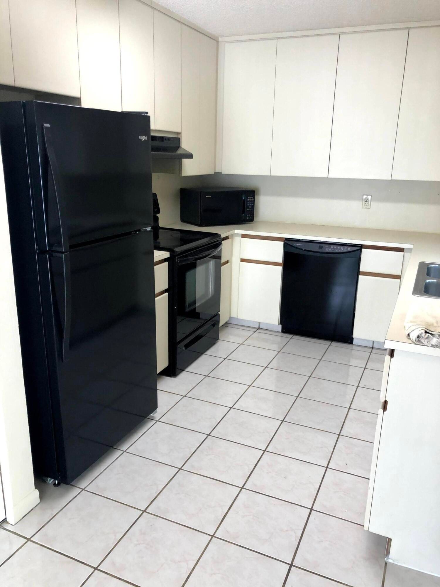 1371 COTTONWOOD Circle — photo 7
