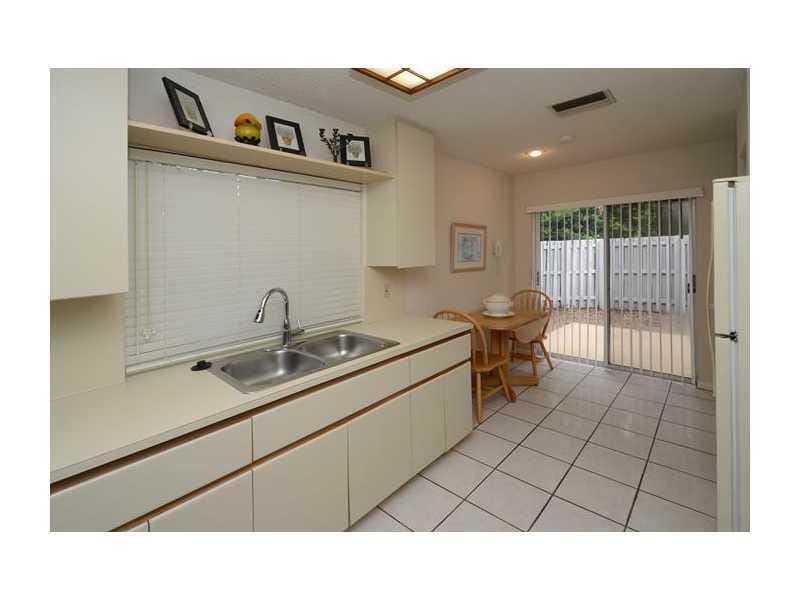 1371 COTTONWOOD Circle — photo 8