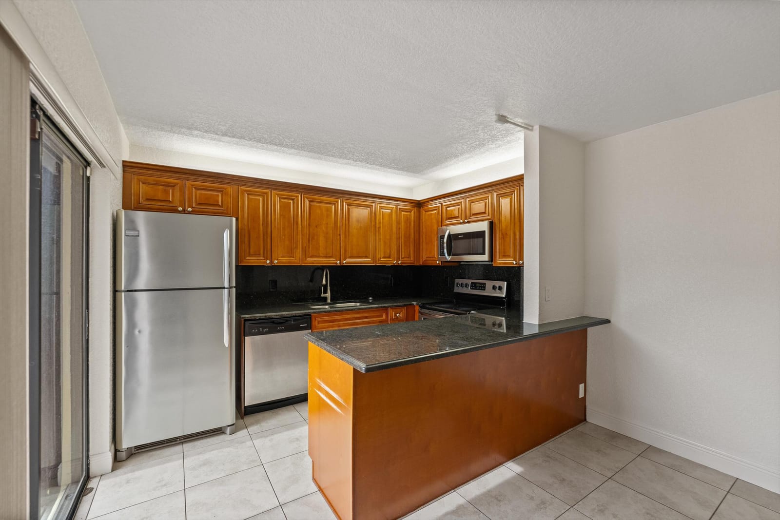 385 LAKE ARBOR Drive — photo 7