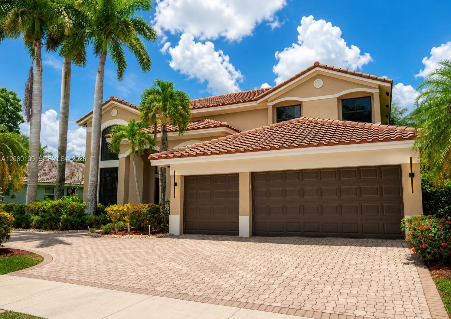 1672 Victoria Pointe Circle, Weston, FL 33327