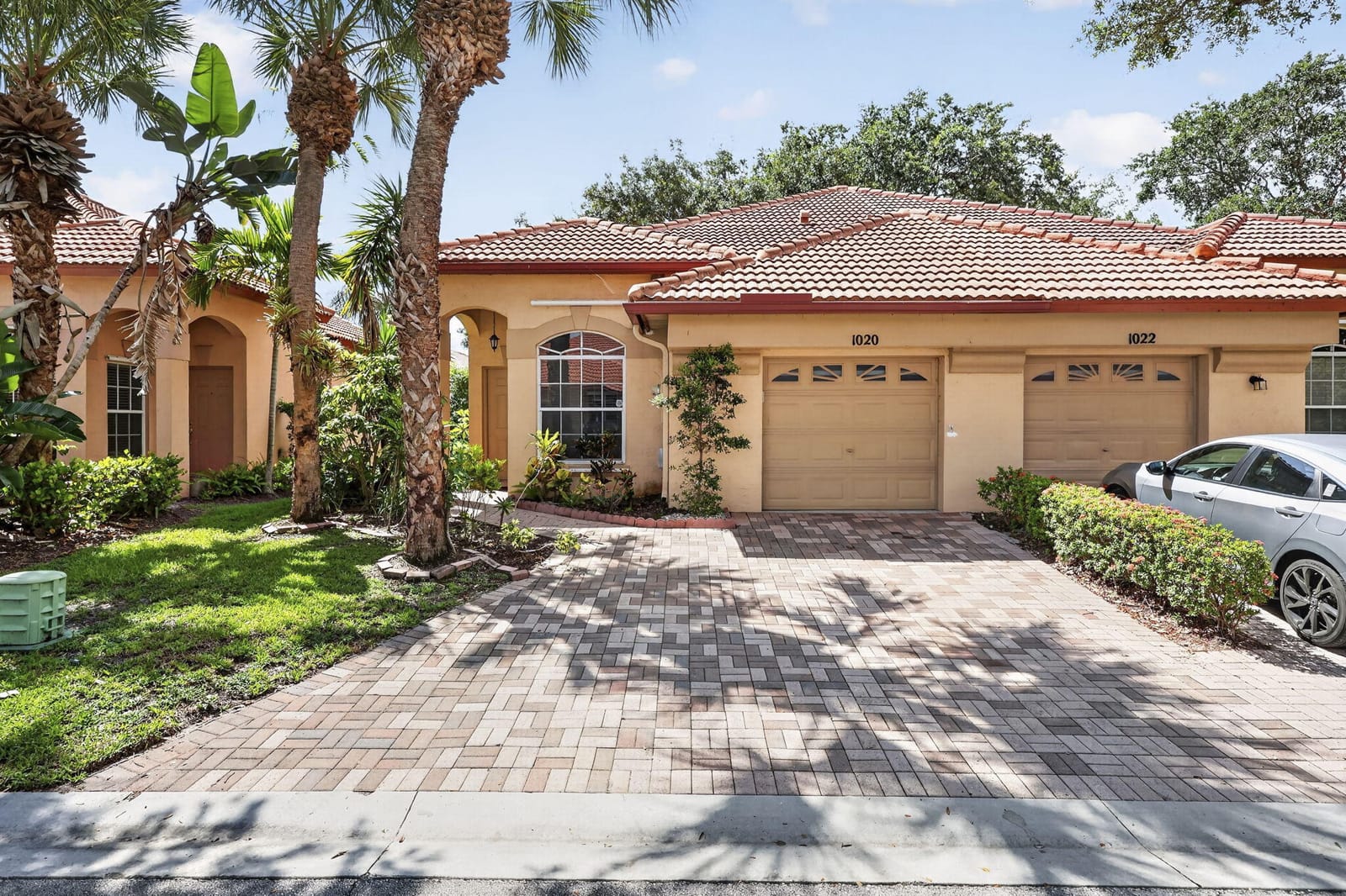 1020 Via Jardin, Riviera Beach, FL 33418