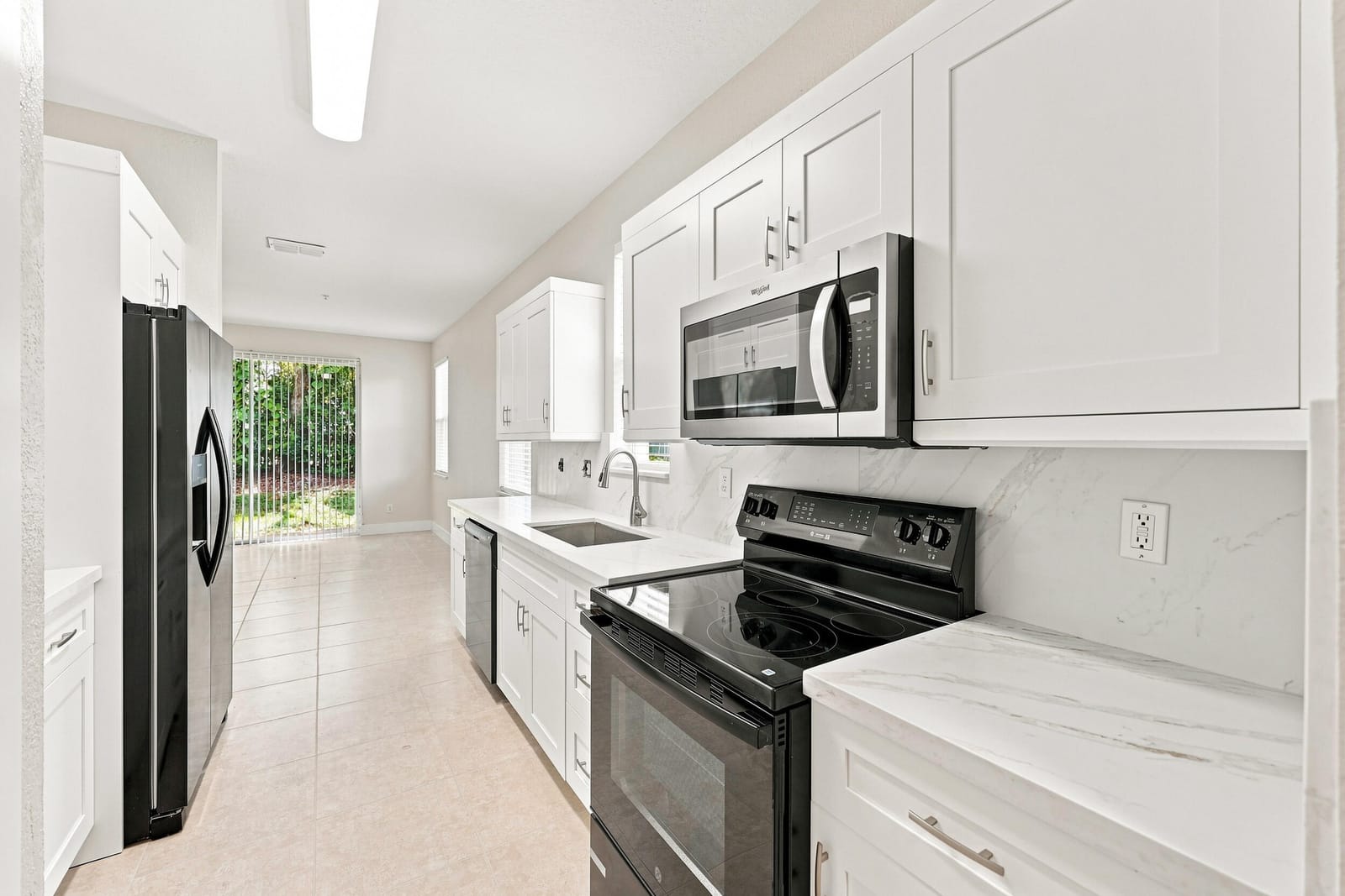 813 Pipers Cay Drive — photo 2