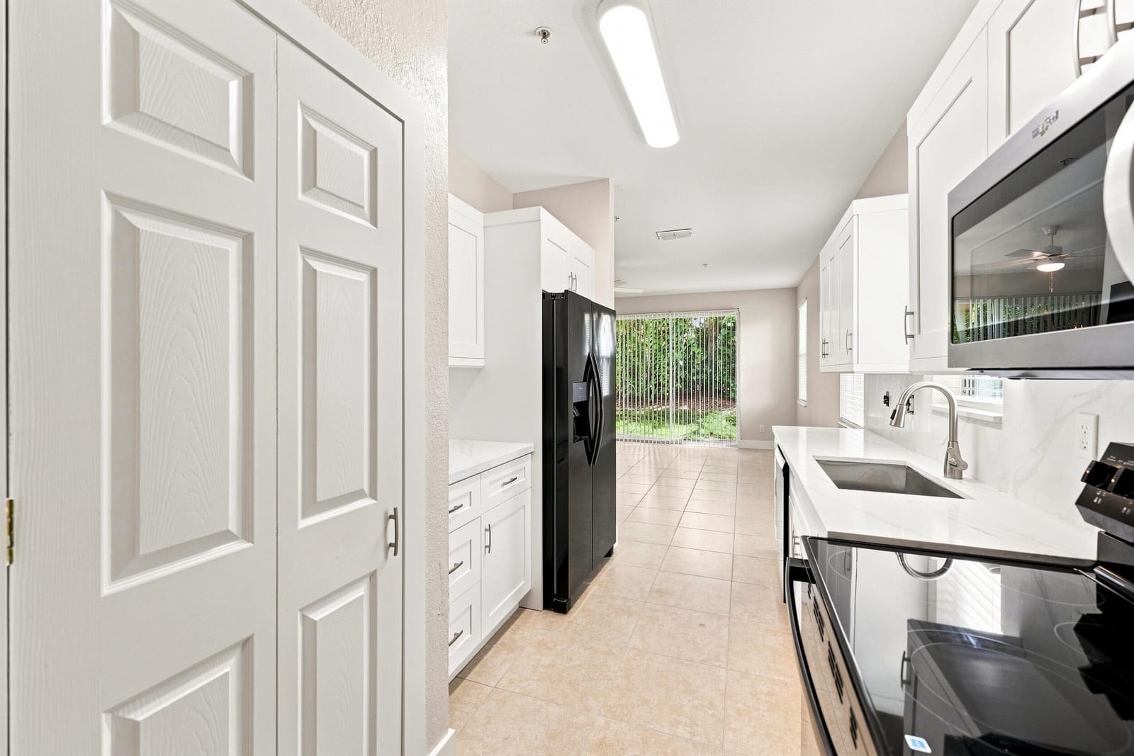 813 Pipers Cay Drive — photo 3
