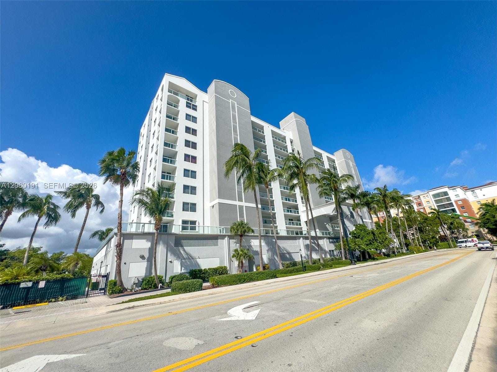 17050 W Bay Road 405 — photo 3