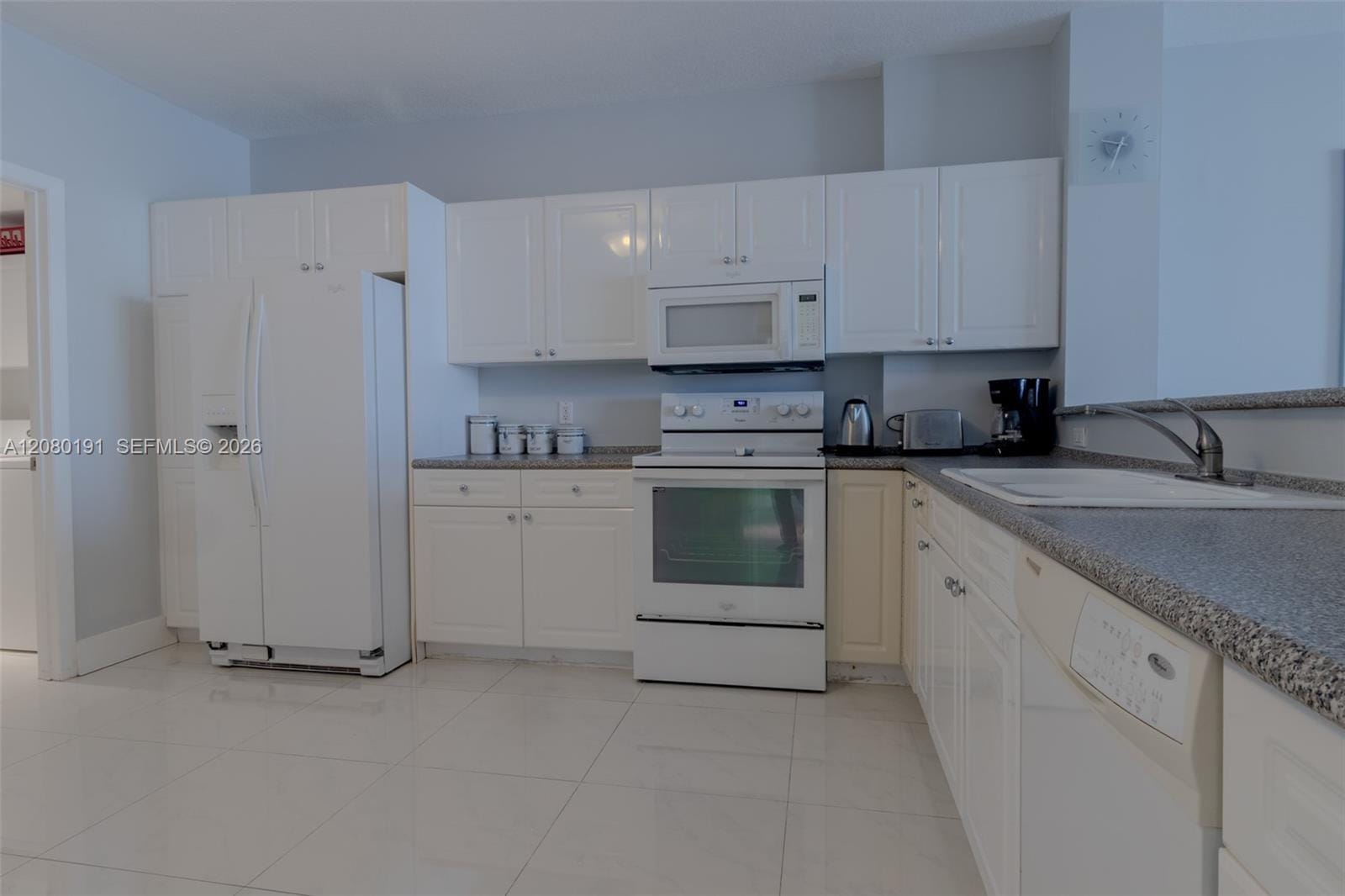 17050 W Bay Road 405 — photo 10