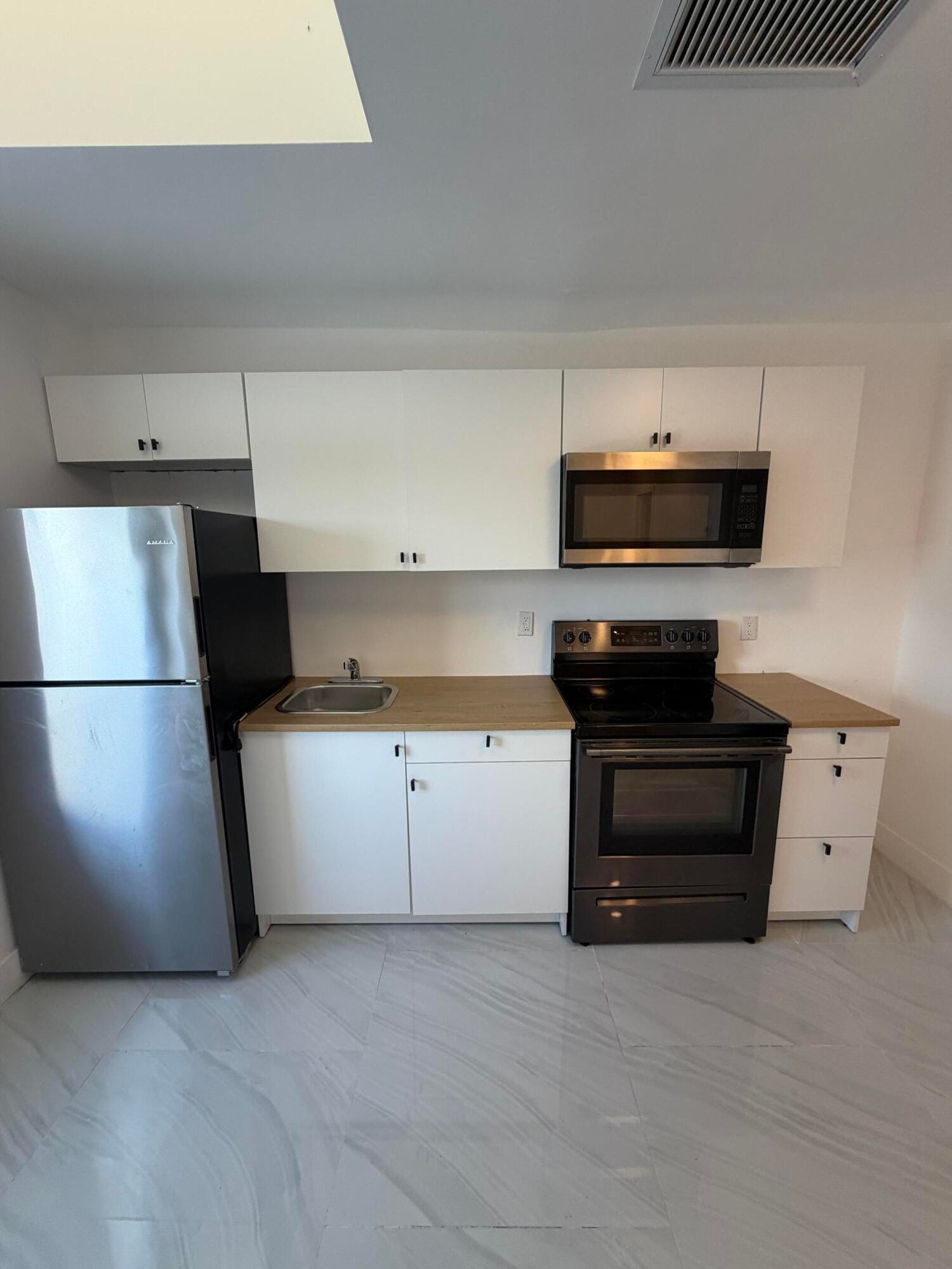 8211 BISCAYNE Boulevard 1 — photo 2
