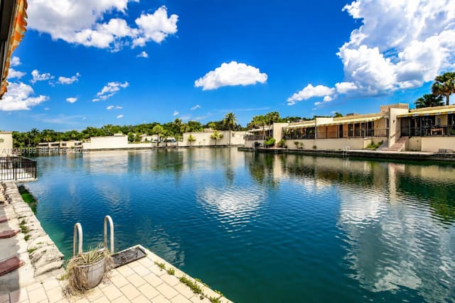 7020 Crown Gate Drive 7020, Miami Lakes, FL 33014