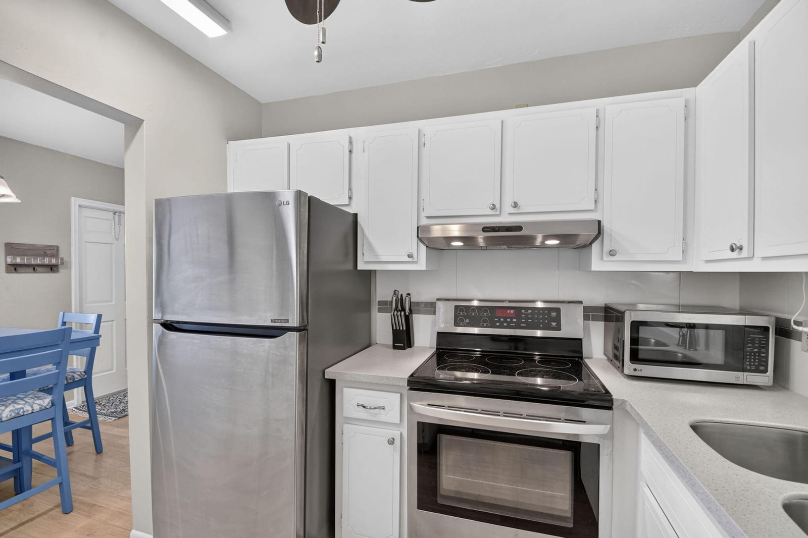 2880 LAKE OSBORNE Drive 203 — photo 8