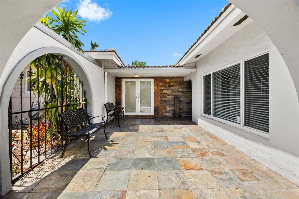 2137 NE 17TH Avenue, Wilton Manors, FL 33305 photo 18
