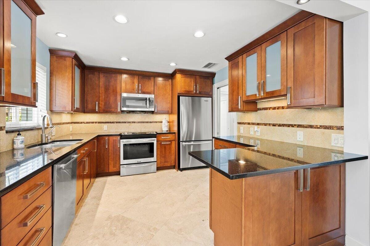 2137 NE 17TH Avenue, Wilton Manors, FL 33305 photo 22