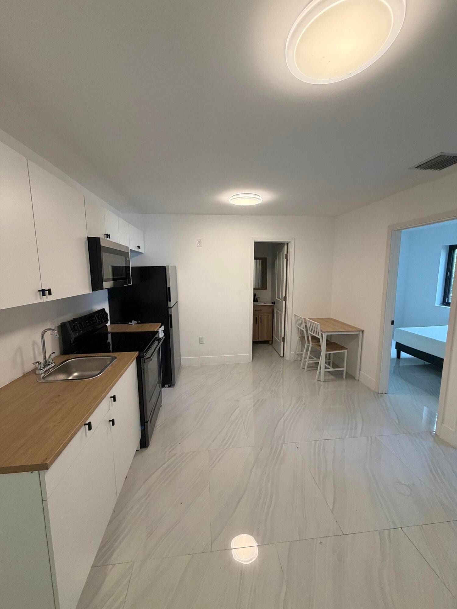8211 BISCAYNE Boulevard 2, Miami, FL 33138