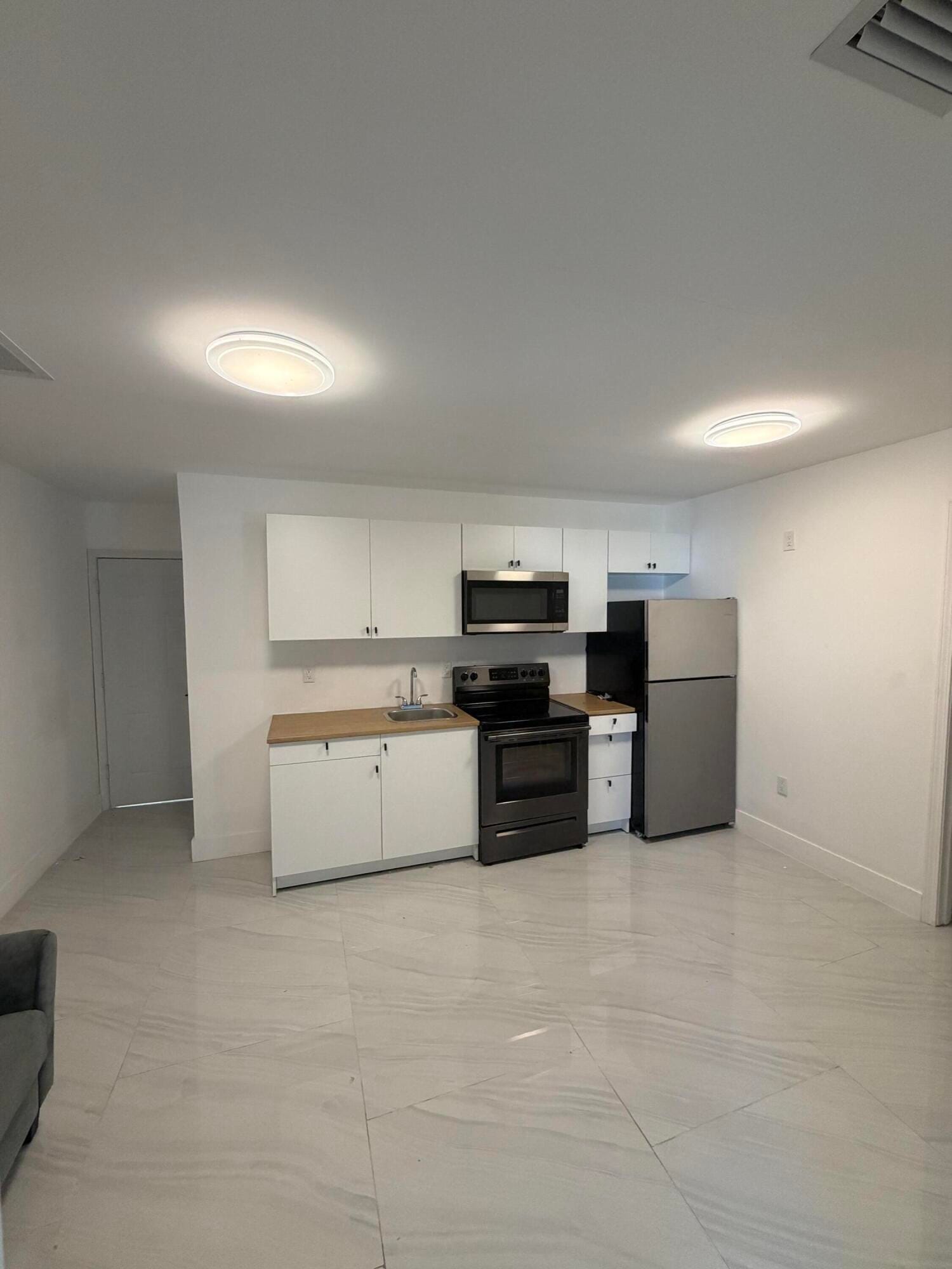8211 BISCAYNE Boulevard 2, Miami, FL 33138 photo 6