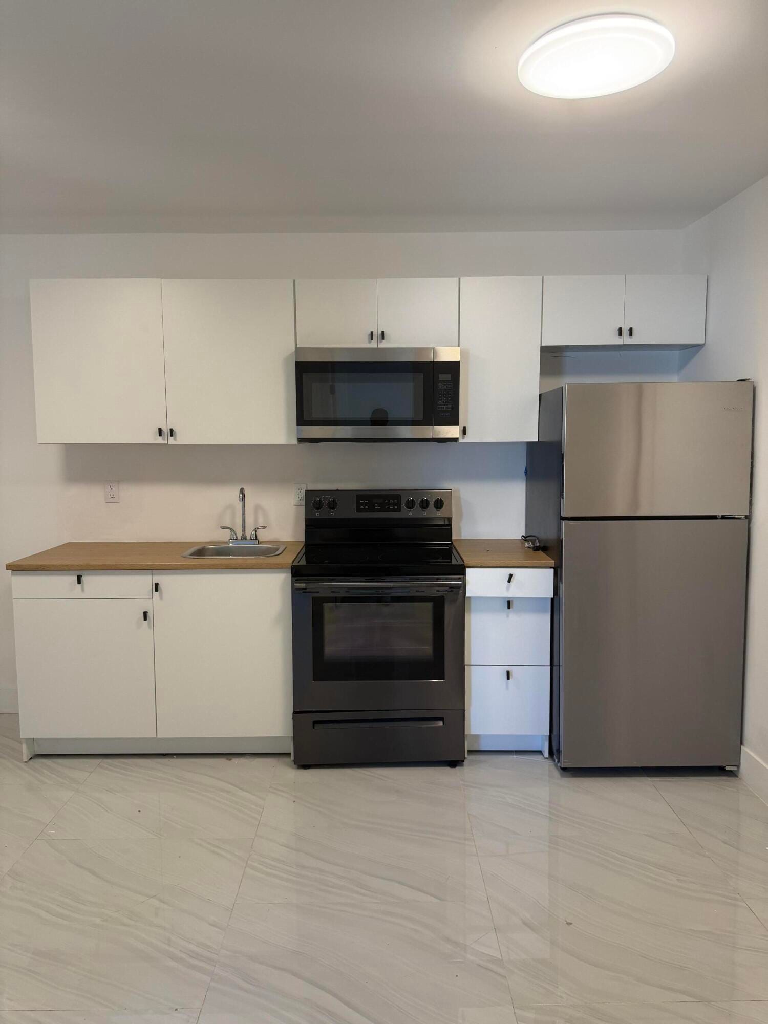 8211 BISCAYNE Boulevard 2, Miami, FL 33138