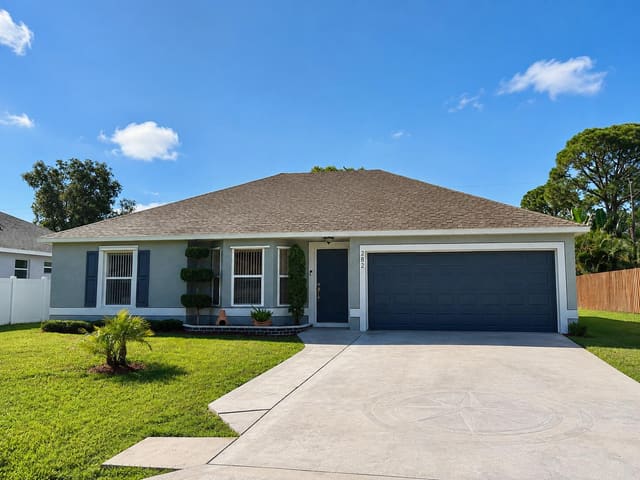 282 SE WALSH Terrace, Port St. Lucie, FL 34983