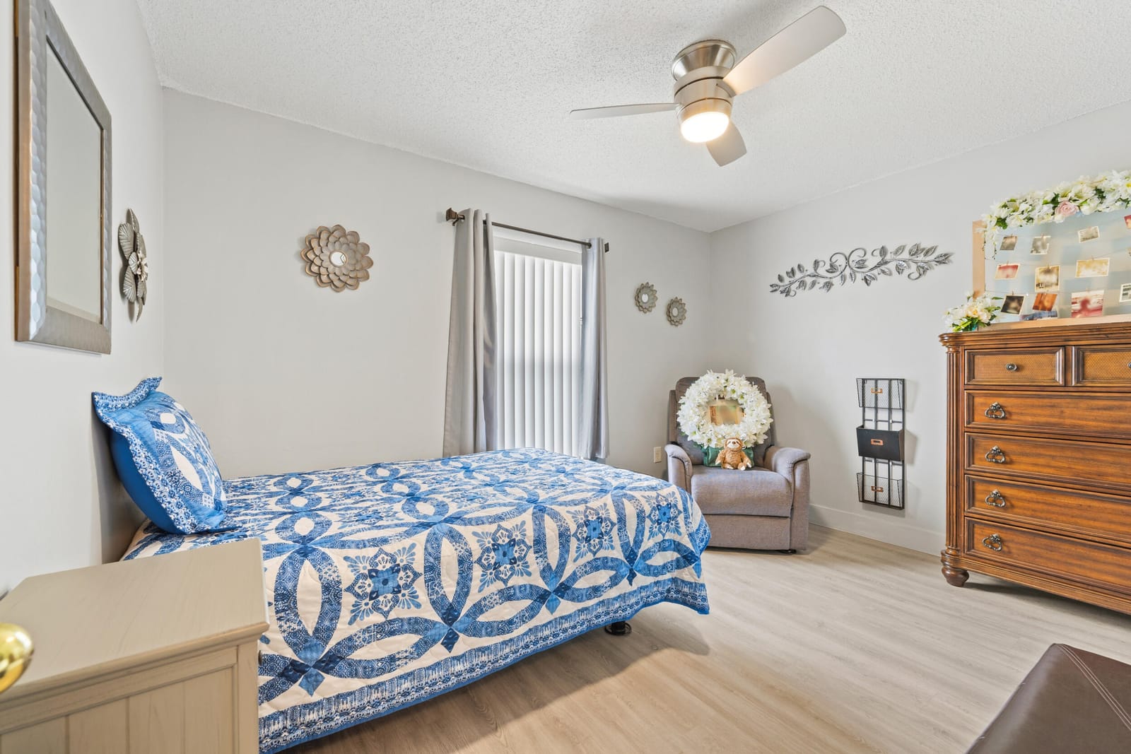 282 SE WALSH Terrace, Port St. Lucie, FL 34983 photo 4