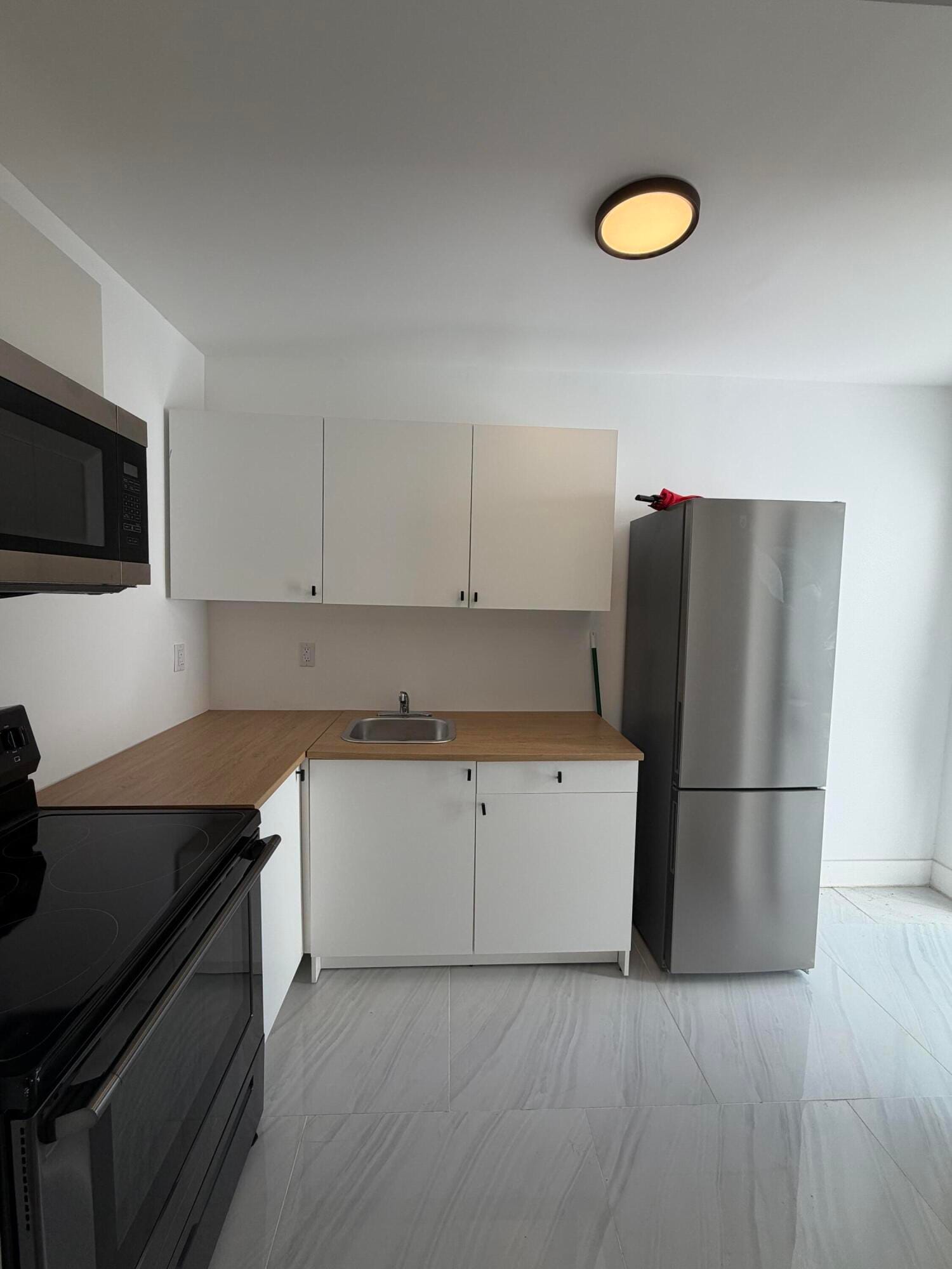 8211 BISCAYNE Boulevard 3 — photo 3