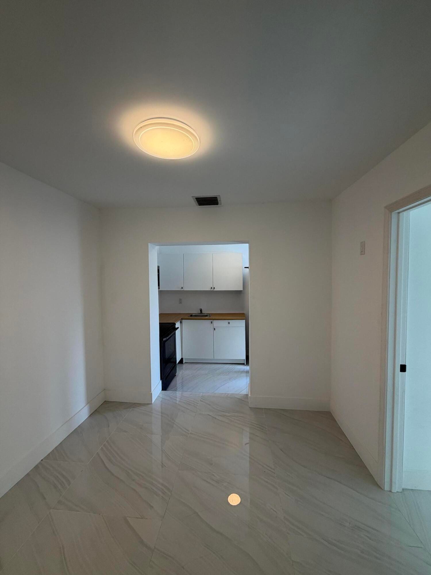 8211 BISCAYNE Boulevard 3 — photo 5