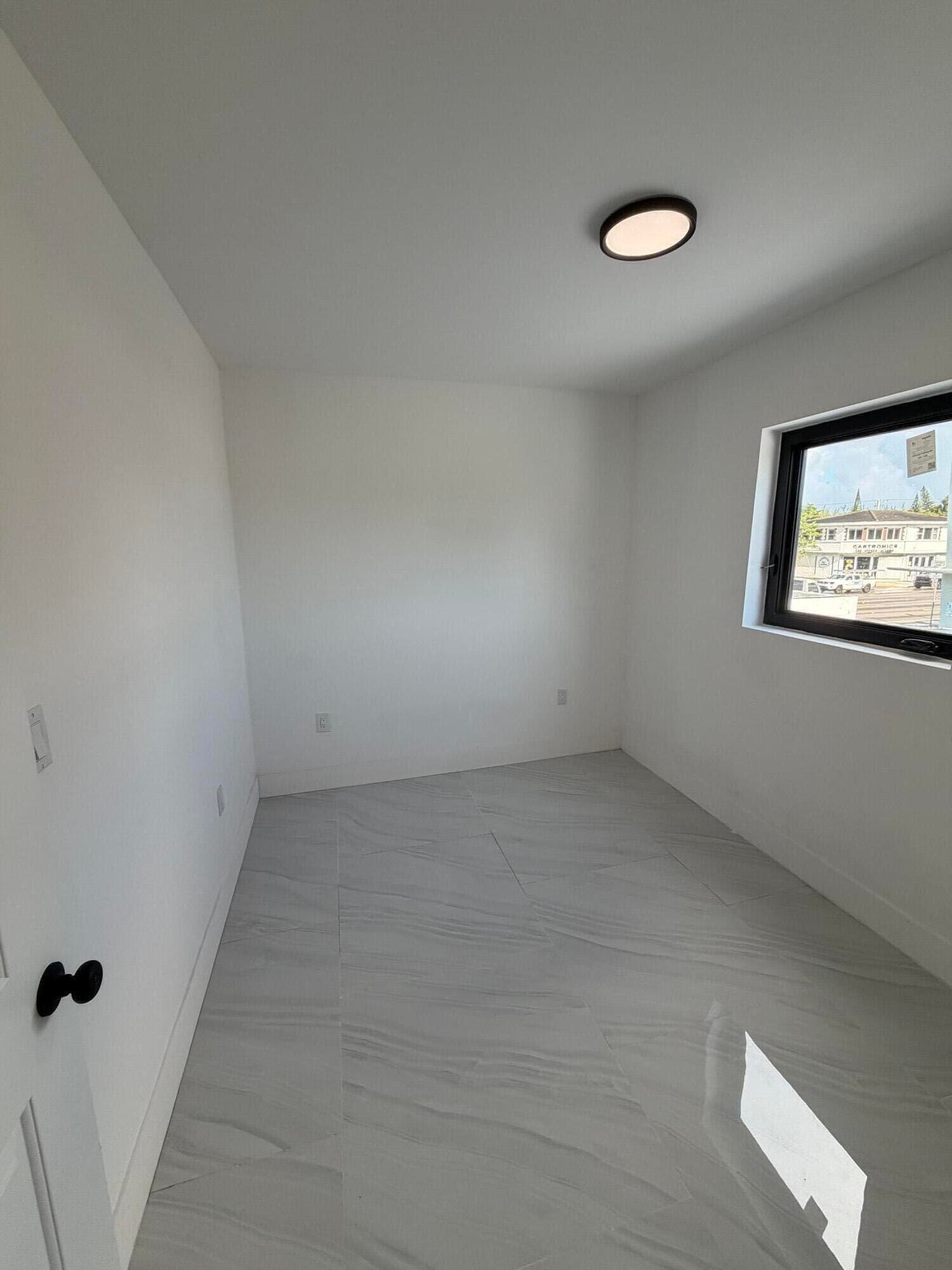 8211 BISCAYNE Boulevard 3 — photo 9