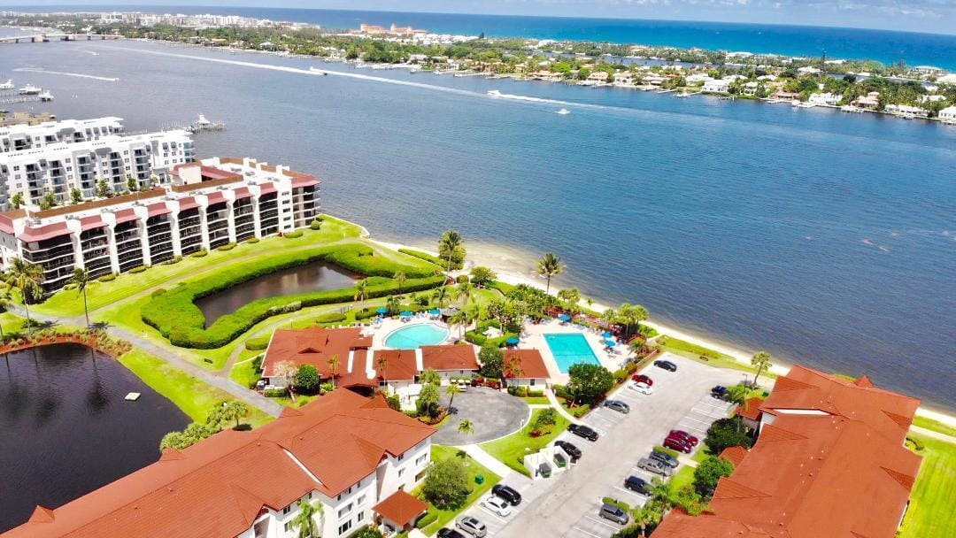 7030 Half Moon Circle 216, Hypoluxo, FL 33462