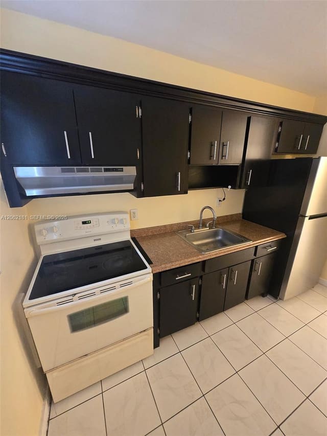 7340 NW 37th Street 1-4, Davie, FL 33024