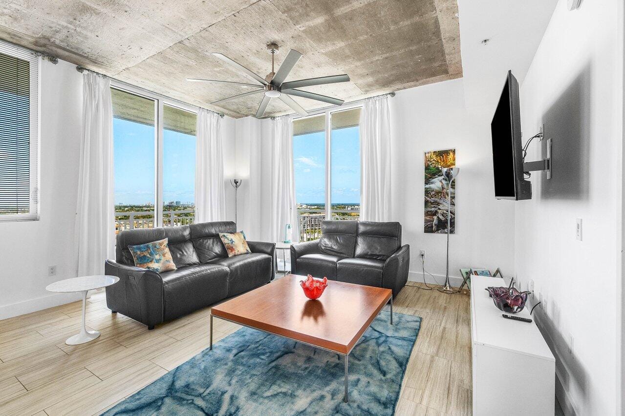 300 S AUSTRALIAN Avenue 1520 — photo 9