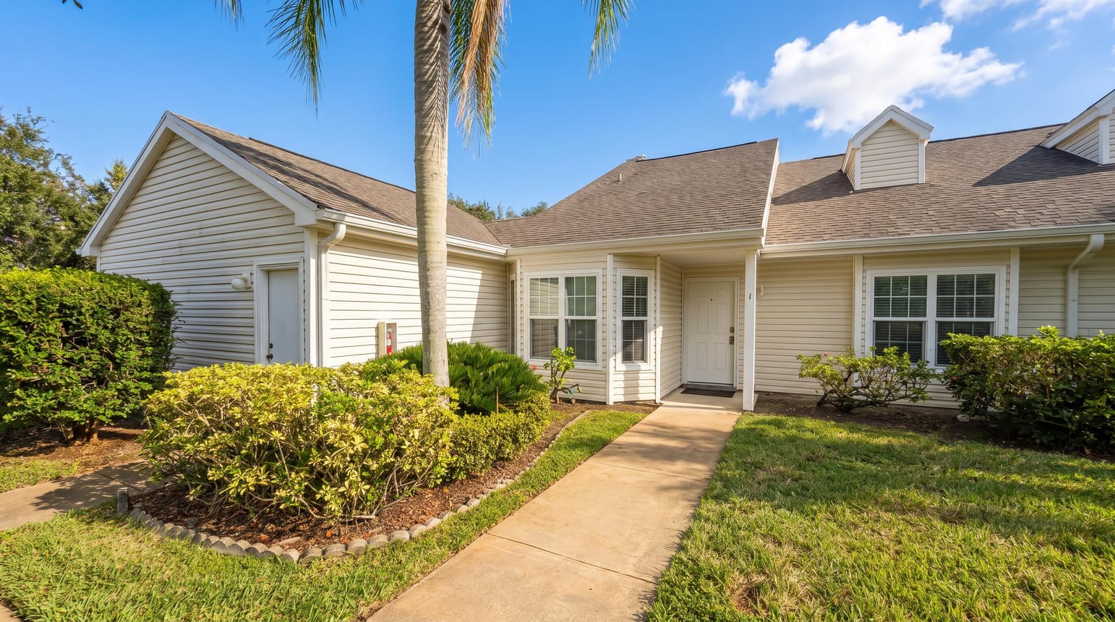 1950 WESTMINSTER Circle 1, Vero Beach, FL 32966
