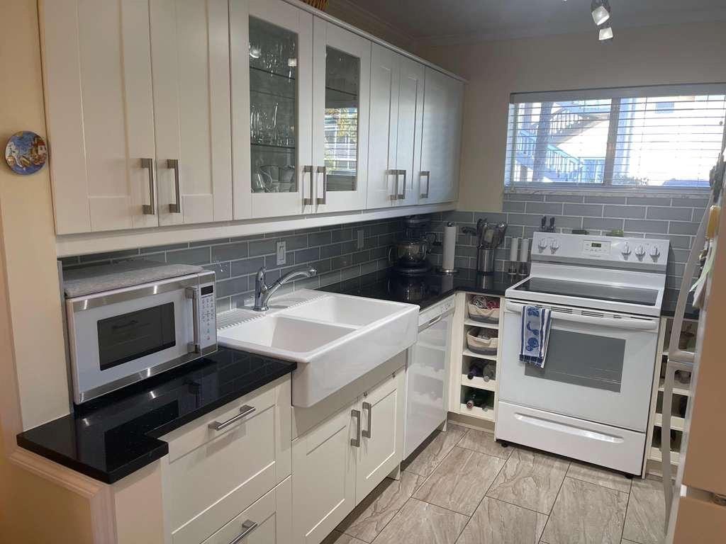 2566 S GARDEN Drive S 108 — photo 1