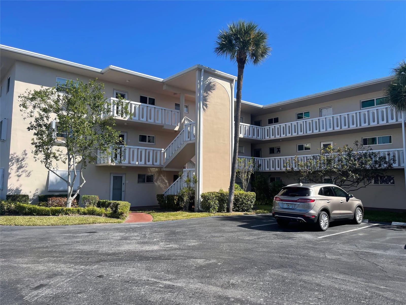 2566 S GARDEN Drive S 108, Lake Worth, FL 33461 photo 15