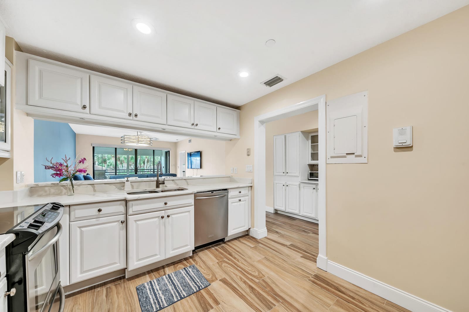 827 OAK HARBOUR Drive, Juno Beach, FL 33408 photo 11
