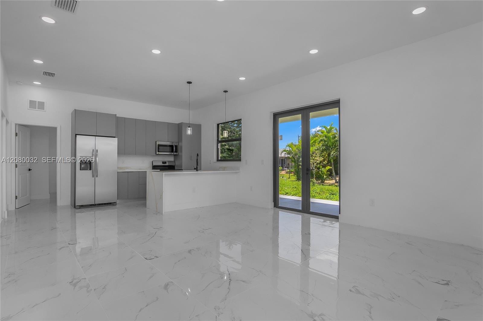 1208 NE 19th Street — photo 3