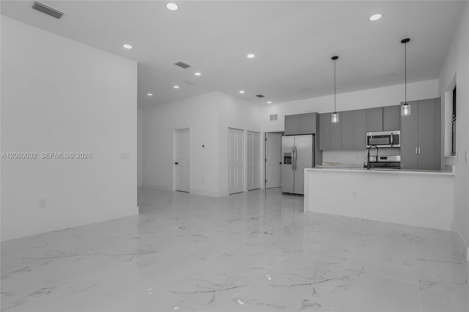 1208 NE 19th Street — photo 4
