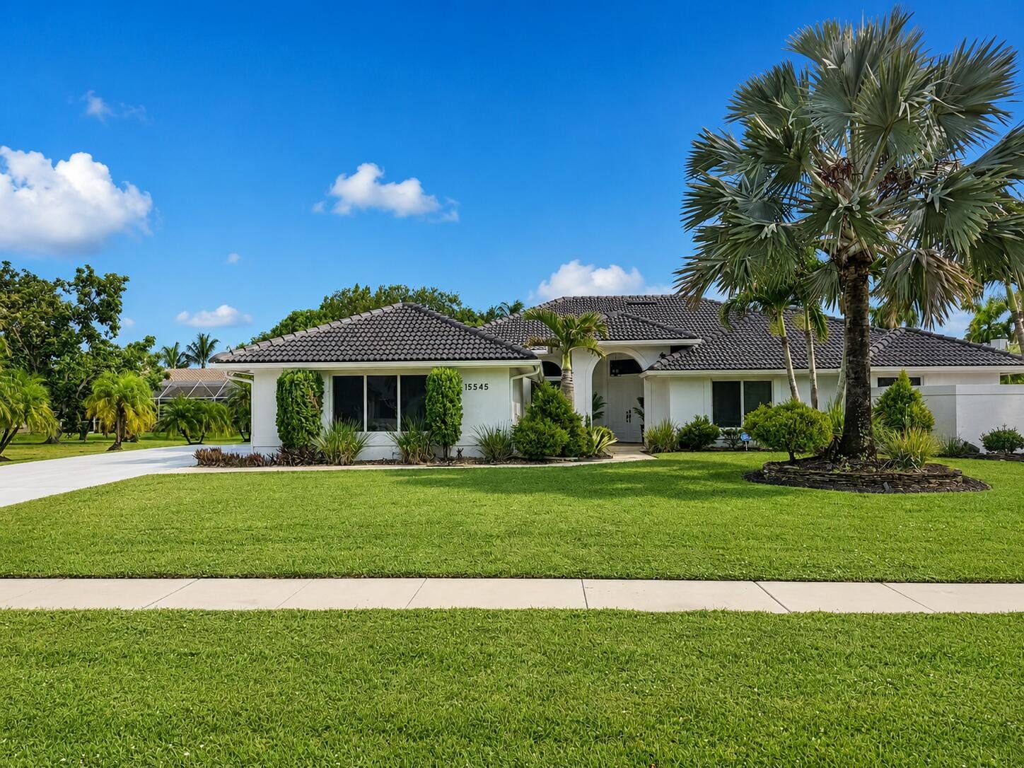 15545 Meadow Wood Drive — photo 1