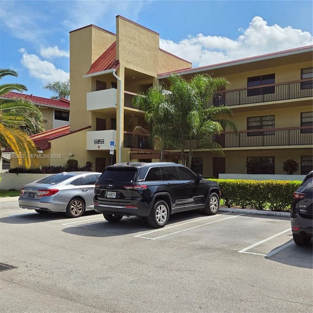 2079 Coral Ridge Drive N208, Coral Springs, FL 33071