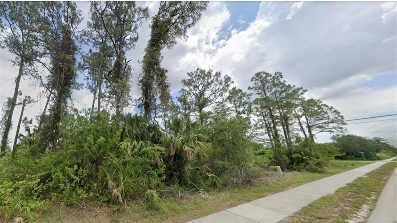 703 E 6th Street, FL 33972