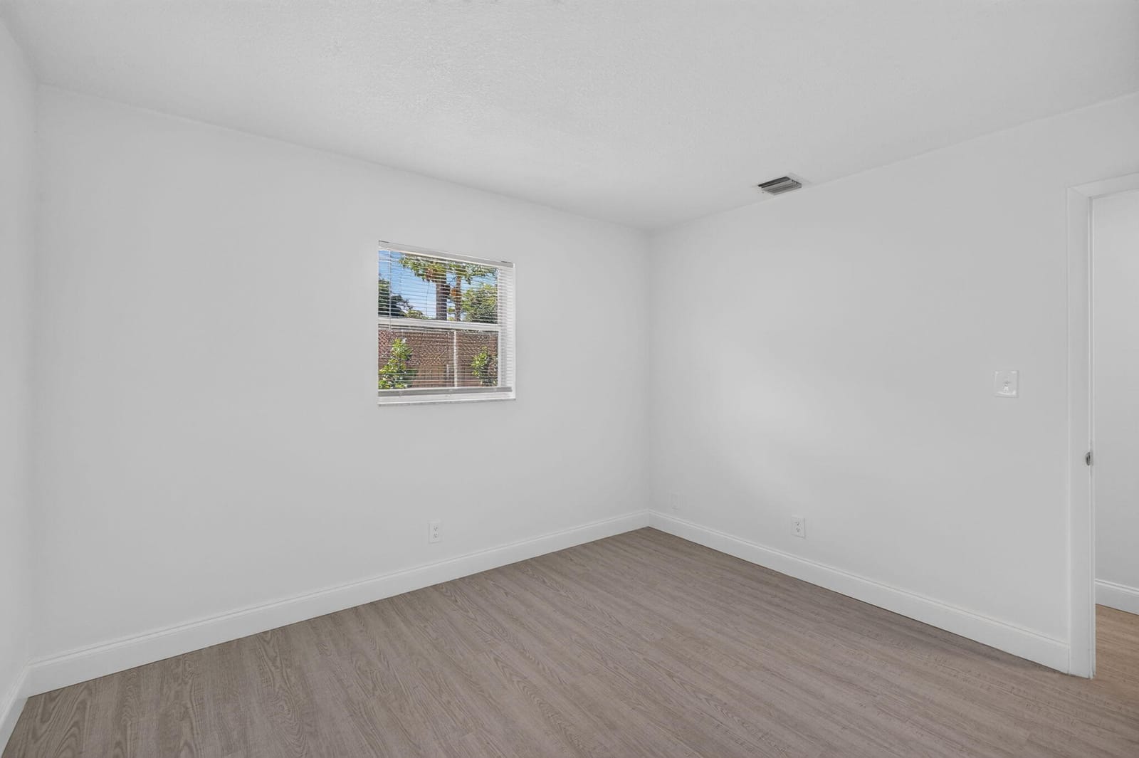 1718 NW 7TH Street — photo 10