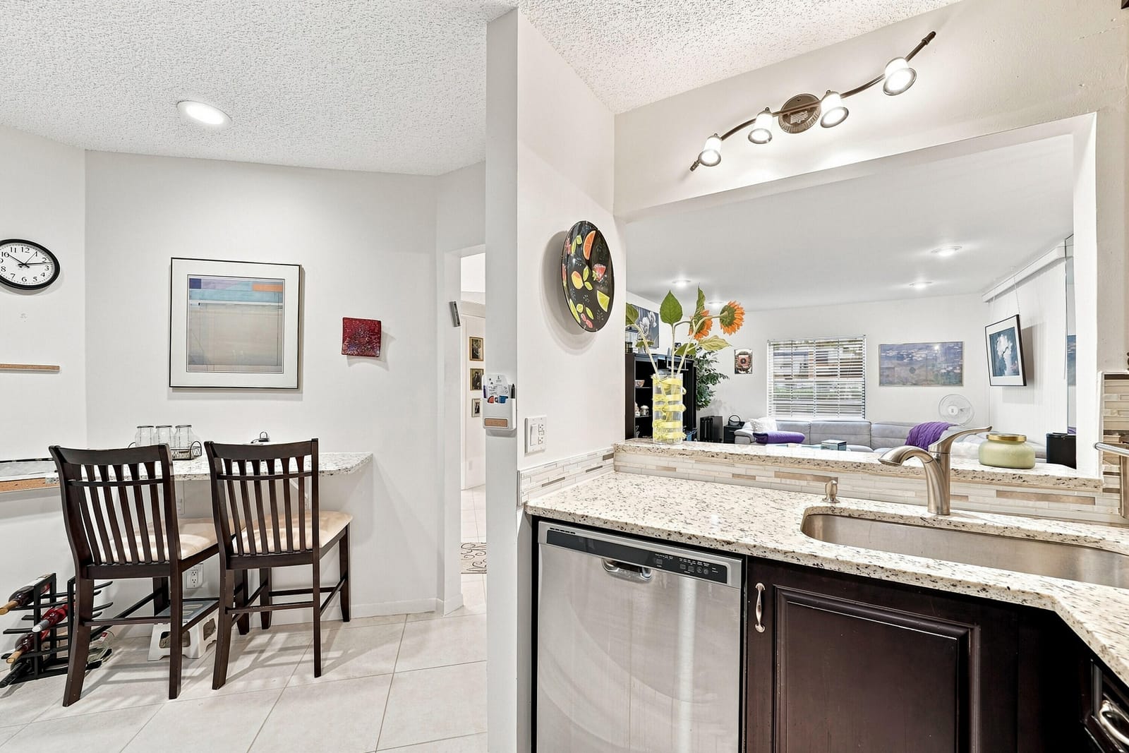 5450 VERONA Drive H — photo 4