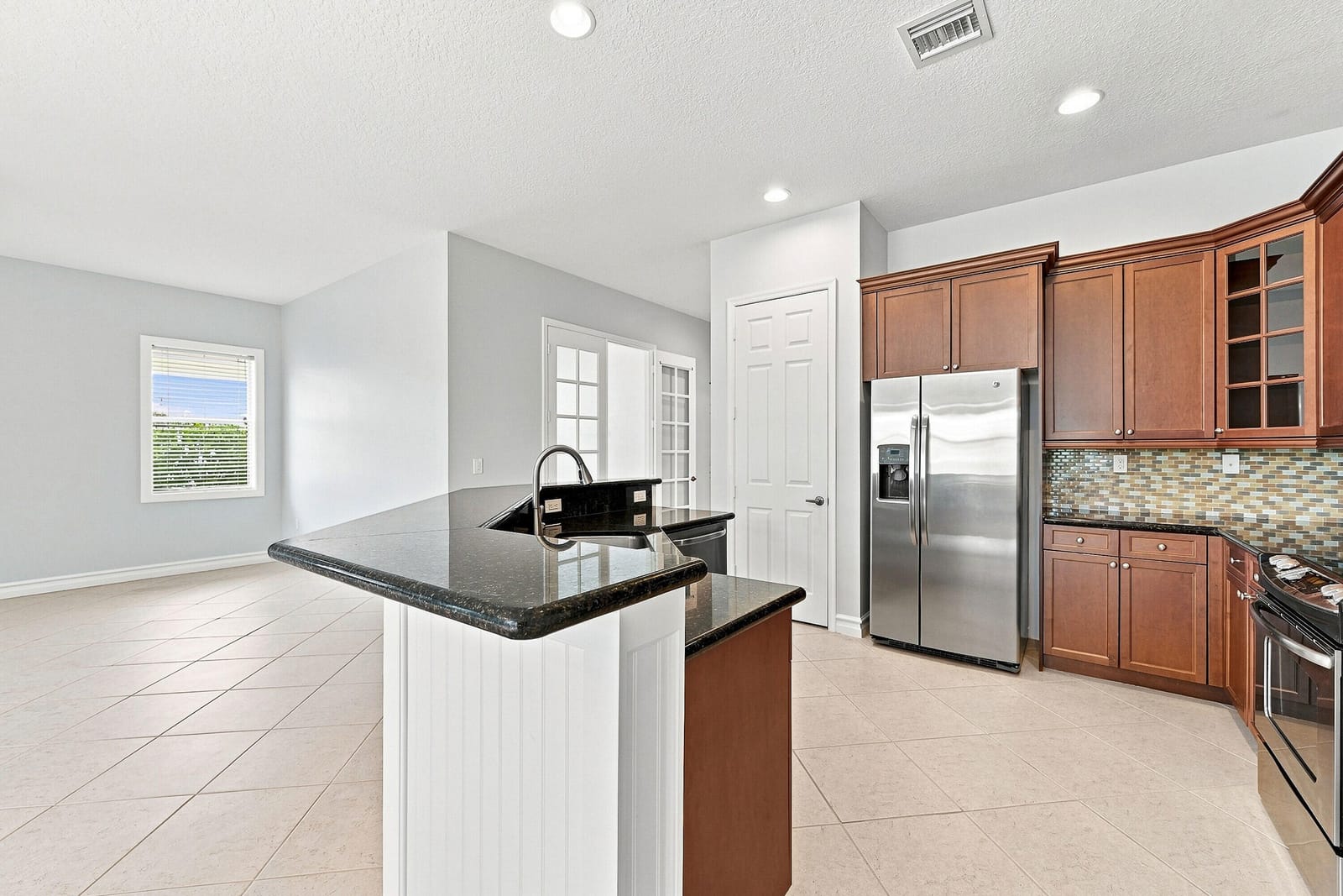 14820 Strand Lane — photo 10