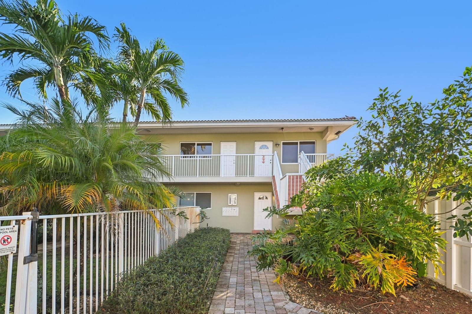1424 Holly Heights Drive 1